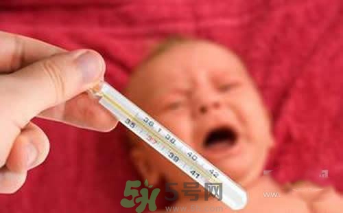 寶寶發(fā)燒多久量一次體溫？寶寶發(fā)燒怎么量體溫？