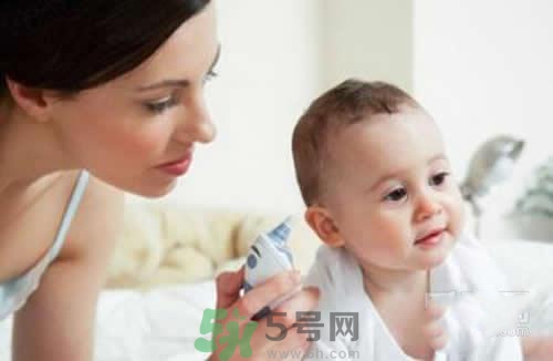 寶寶發(fā)燒多久量一次體溫？寶寶發(fā)燒怎么量體溫？