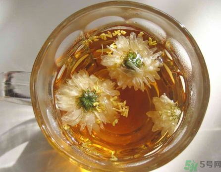 羅漢果可以和菊花一起泡水喝嗎？羅漢果菊花茶的做法及營(yíng)養(yǎng)價(jià)值