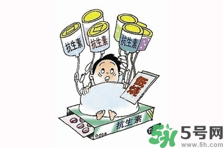 濫用抗生素會導(dǎo)致免疫力下降嗎？?濫用抗生素會出現(xiàn)什么癥狀？