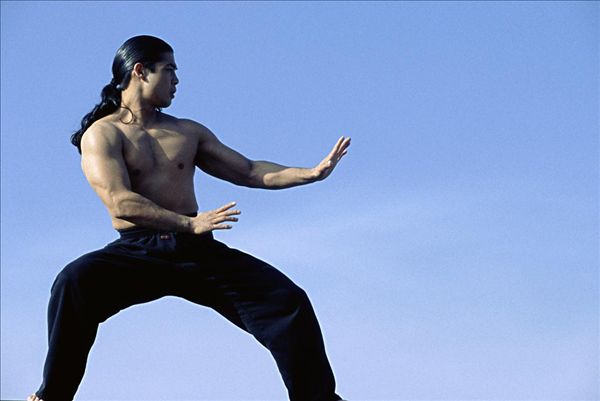深蹲的正確做法 深蹲的標(biāo)準(zhǔn)動(dòng)作是怎樣的？