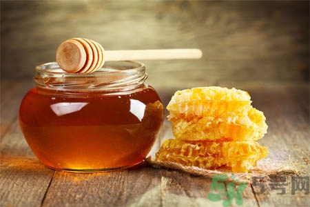 口腔潰瘍可以吃蜂蜜嗎？口腔潰瘍能不能吃蜂蜜？