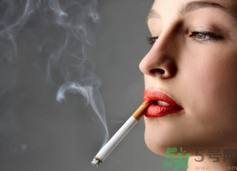 上廁所抽煙好嗎？上廁所抽煙有什么害處？