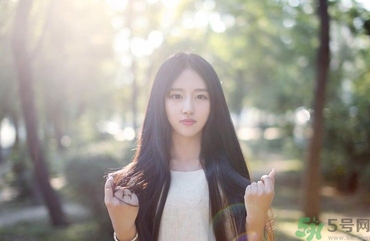 17歲女生下面很癢是為什么？高中女生下面很癢是怎么回事？