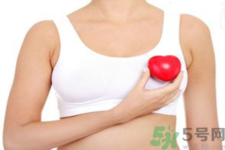 胸部一大一小怎么辦？乳房一大一小的原因是什么？