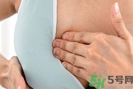 乳房上有硬塊怎么辦？乳房有硬塊的病因是什么？