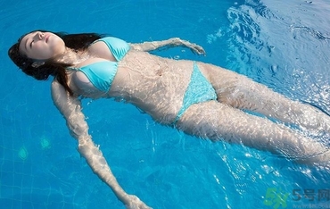 19歲女生胸小怎么辦？19歲女生胸還會發(fā)育么？