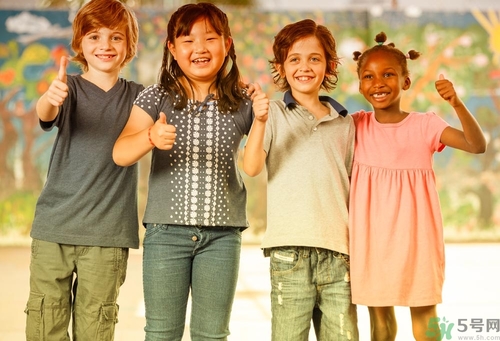 怎么讓女孩子喜歡自己？怎么讓男孩子喜歡自己？