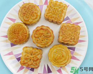 膽結(jié)石可以吃月餅嗎？膽結(jié)石患者吃月餅的危害