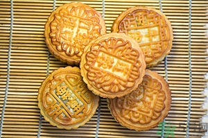 月餅熱量高嗎？吃月餅會(huì)胖嗎？