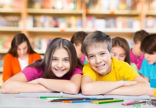 怎么讓女孩子喜歡自己？怎么讓男孩子喜歡自己？