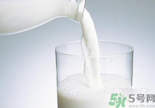 晚上喝純牛奶會長胖嗎？純牛奶什么喝比較好？