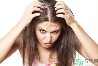 產(chǎn)后多久開始掉頭發(fā)？產(chǎn)后脫發(fā)會(huì)持續(xù)多久？