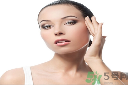 鼻子兩側(cè)長痘的原因是什么？如何去除鼻子兩側(cè)的痘？