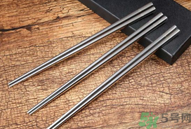用不銹鋼筷子吃飯好不好？不銹鋼筷子有毒嗎？