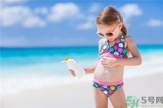 夏天涂防曬霜有用嗎？吃什么防曬又美白？