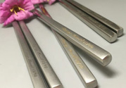 合金筷子用的什么材料？合金筷子和不銹鋼筷子哪個(gè)好？
