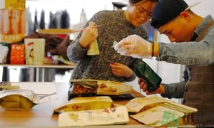 三只松鼠和百草味哪個好？三只松鼠和百草味哪個好吃？