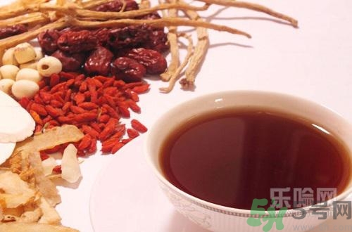 黃芪當(dāng)歸可以泡水喝嗎？黃芪當(dāng)歸泡水喝有什么功效？
