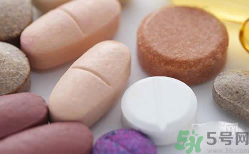 鈣片和維生素c可以一起吃嗎？鈣片和維生素一起吃好不好？