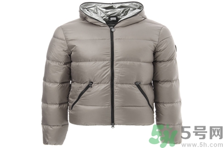 ?羽絨服可以用洗衣機洗嗎？羽絨服上油漬怎么洗？