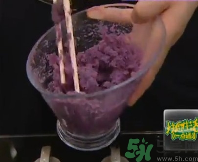 水晶月餅用的什么粉？水晶月餅的做法及配方