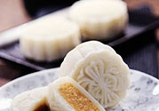 冰皮月餅和冰淇淋月餅有什么區(qū)別？冰皮月餅和冰淇淋月餅?zāi)膫€好吃？