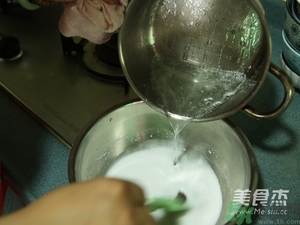 水晶月餅用的什么粉？水晶月餅的做法及配方