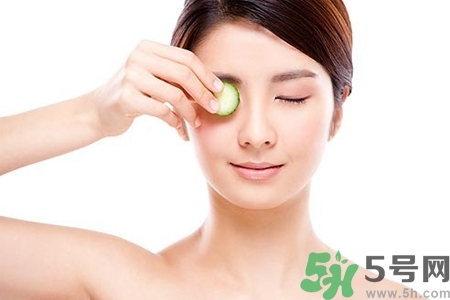 貼黃瓜片后要洗臉嗎？敷黃瓜片后需要洗臉嗎？