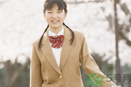 初中生女生的標準胸圍是多少？初中女生正常胸圍是多少？