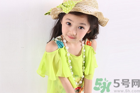 9歲女生的標(biāo)準(zhǔn)身高體重是多少？9歲女生正常身高體重是多少？