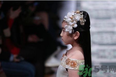 9歲女生的標(biāo)準(zhǔn)身高體重是多少？9歲女生正常身高體重是多少？