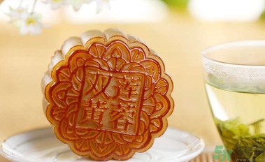 蓮蓉月餅的餡料是什么？蓮蓉月餅的餡料怎么做？