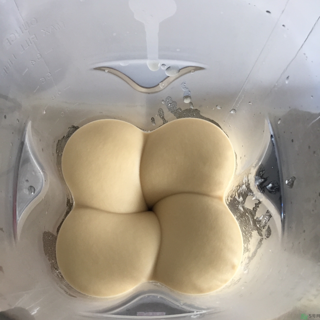 蓮蓉月餅的餡料是什么？蓮蓉月餅的餡料怎么做？