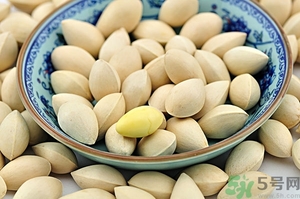 白果什么時(shí)候成熟？沒(méi)熟的白果能不能吃？