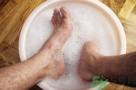 怎么治腳臭？腳臭的原因是什么？