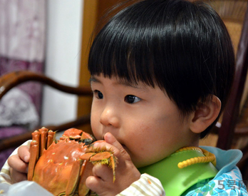 小孩子可以吃螃蟹嗎？小孩吃螃蟹好嗎？