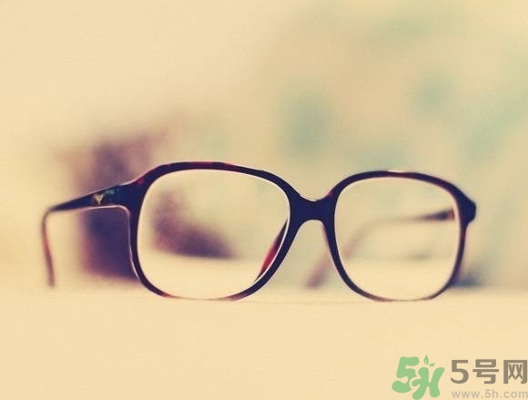 散光多少度算嚴重？散光相當于近視多少度？