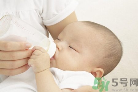 兩個(gè)月嬰兒需要補(bǔ)鈣嗎？?jī)蓚€(gè)月嬰兒補(bǔ)鈣吃什么好？