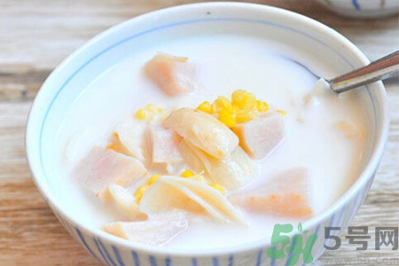 吃芋頭可以喝牛奶嗎？吃芋頭喝牛?奶有什么好處？