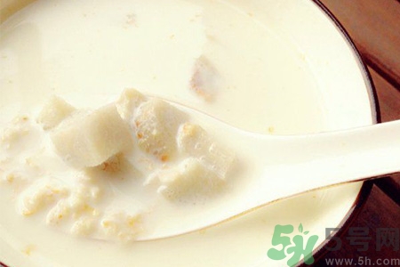 吃芋頭可以喝牛奶嗎？吃芋頭喝牛?奶有什么好處？
