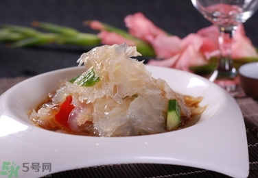 海蜇是葷菜還是素菜？海蜇是動(dòng)物還是植物？