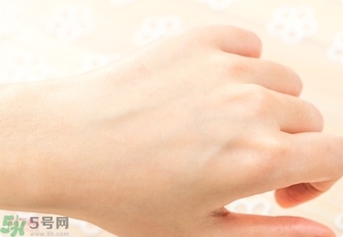 資生堂護(hù)手霜怎么樣？資生堂護(hù)手霜100g紅罐好用嗎？