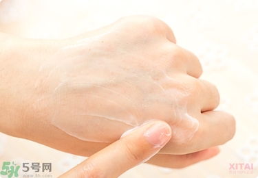 資生堂護(hù)手霜怎么樣？資生堂護(hù)手霜100g紅罐好用嗎？