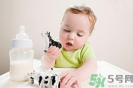 母乳不足的原因是什么？母乳不足怎么辦？