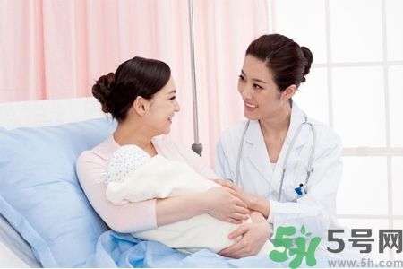 怎樣科學(xué)坐月子？坐月子是選擇傳統(tǒng)式還是科學(xué)式？