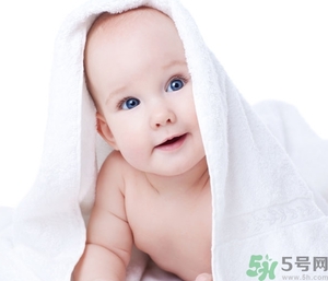新生兒多久可以剪頭發(fā)？新生兒可以剪頭發(fā)嗎？