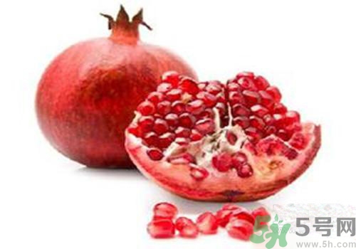 吃石榴手變黑是怎么回事？吃石榴手變黑怎么洗掉？