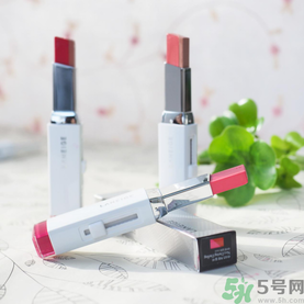 蘭芝雙色口紅哪個(gè)顏色好看？蘭芝雙色口紅怎么涂？