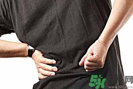 僵直性脊椎炎的癥狀有哪些？怎樣預防僵直性脊椎炎？